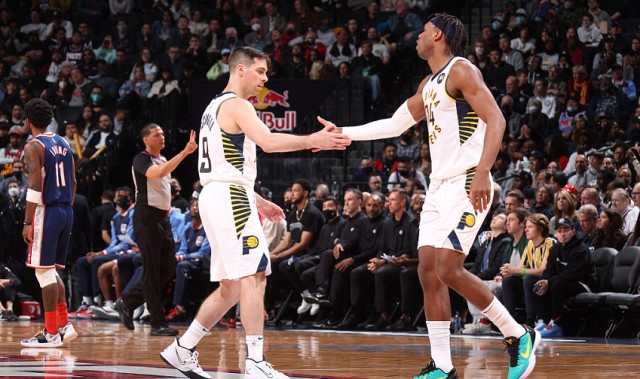  米切尔45分骑士横扫步行者  