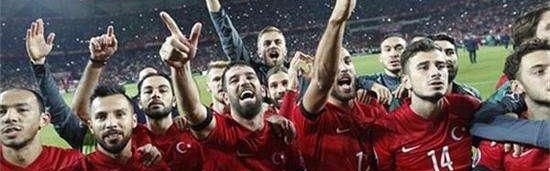  热刺核心伤退陷困境，小将临危救主保留欧战希望  