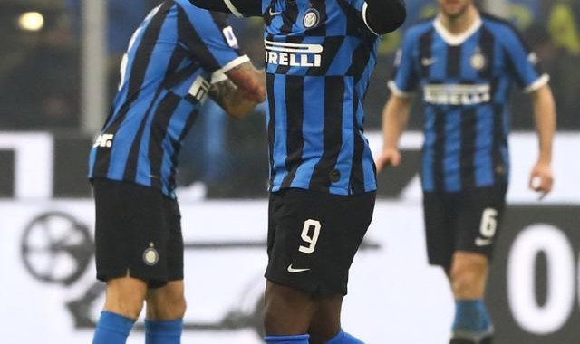  AC米兰德比战险胜国际米兰延续不败金身