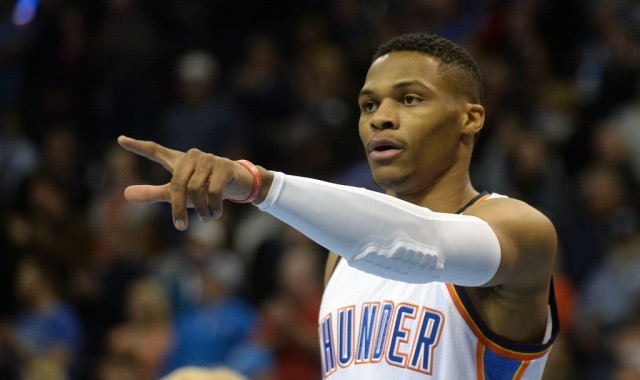  亚历山大34分雷霆击溃活塞  