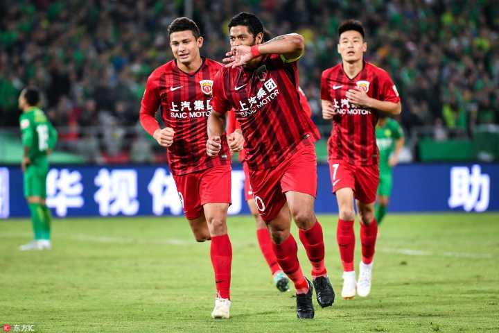  拜仁慕尼黑客场力克多特蒙德，继续领跑德甲积分榜  