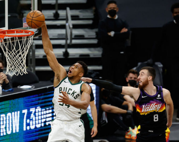  班凯罗高效两双魔术爆冷掀翻雄鹿展现黑马本色  