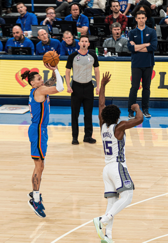  萨博尼斯两双助国王轻取活塞喜迎三连胜佳绩